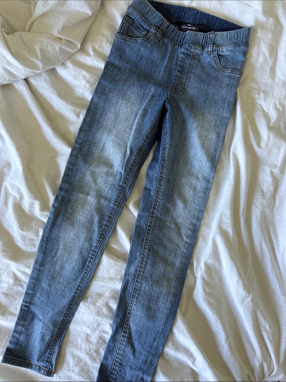 Beau Hudson Slim Stretch Kids Jeans in Light Blue Wash/ unisex size 8